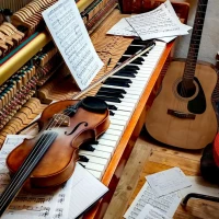 Piano, Guitar, Drums & Violin Classes For Kids